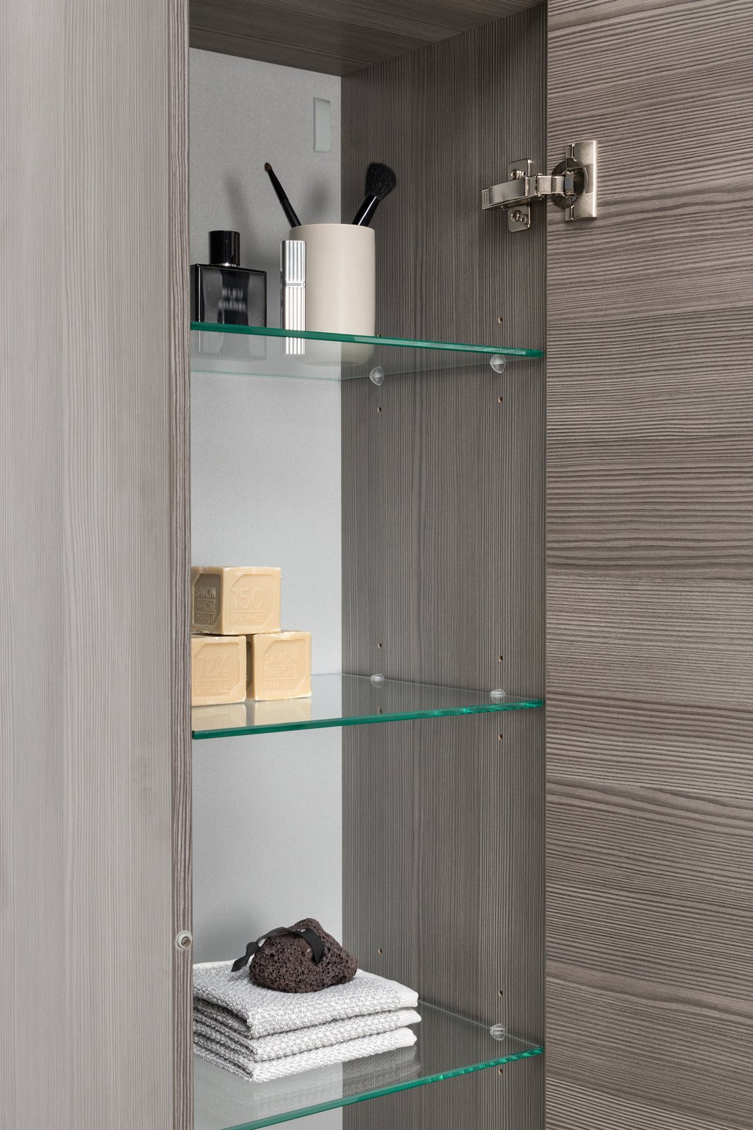 Bad Hochschrank Seitenschrank Griffleiste H/B/T 141,6/35/32,5cm, vormontiert